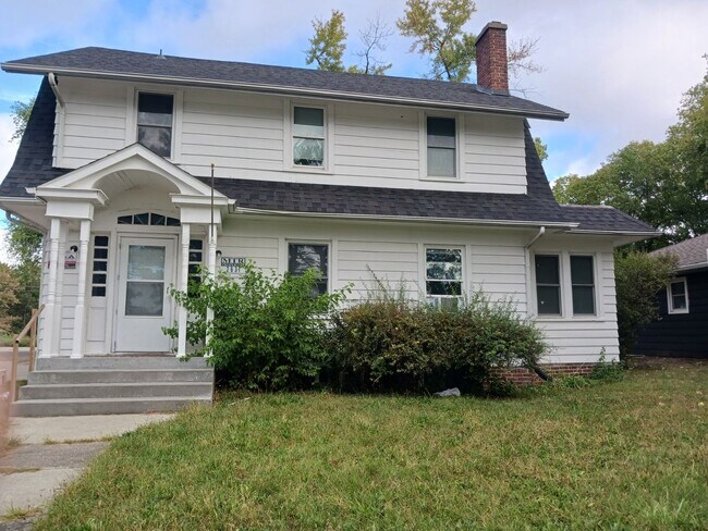 Primary Photo - 2631 Knapp St