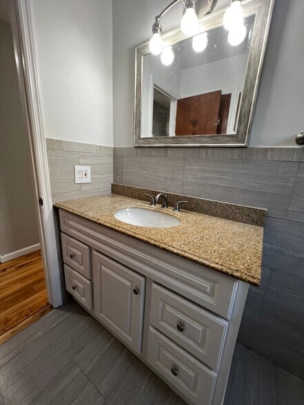 Building Photo - 52 Frederick St