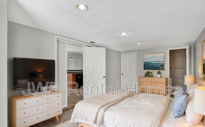 Building Photo - 3119 Dolly Dr