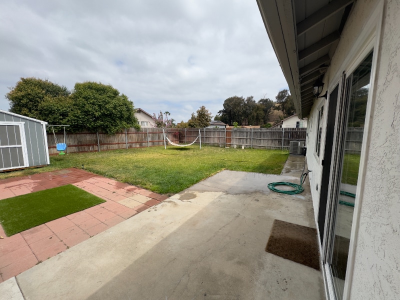 Building Photo - 1512 Clavelita Pl