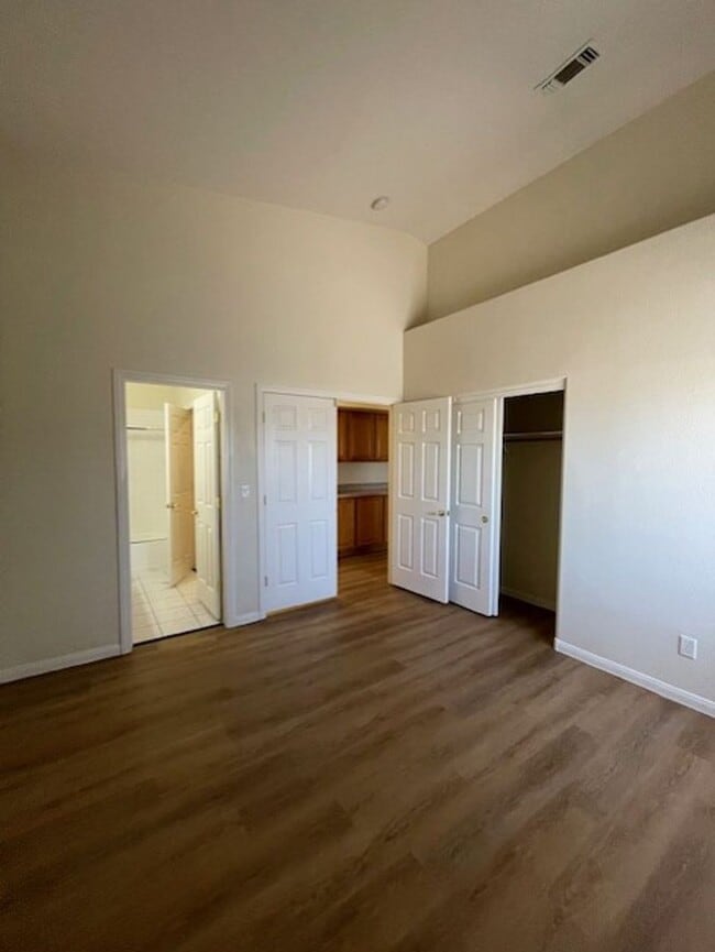 Building Photo - MOVE-IN READY 4BR/2BA SINGLE FAMILY HOME I...