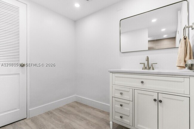 Building Photo - 3430 Galt Ocean Dr
