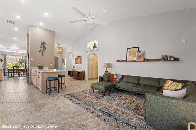 Building Photo - 887 Ironwood Dr