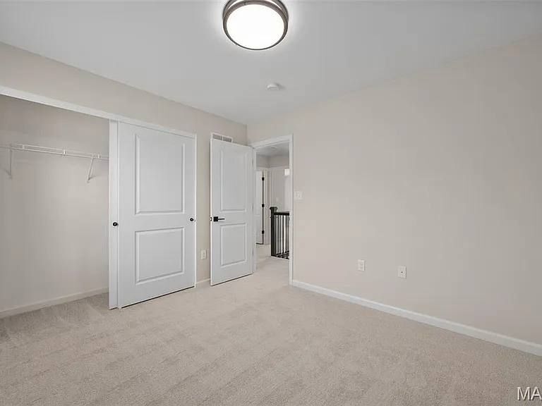 Building Photo - 3304 White Pine Dr