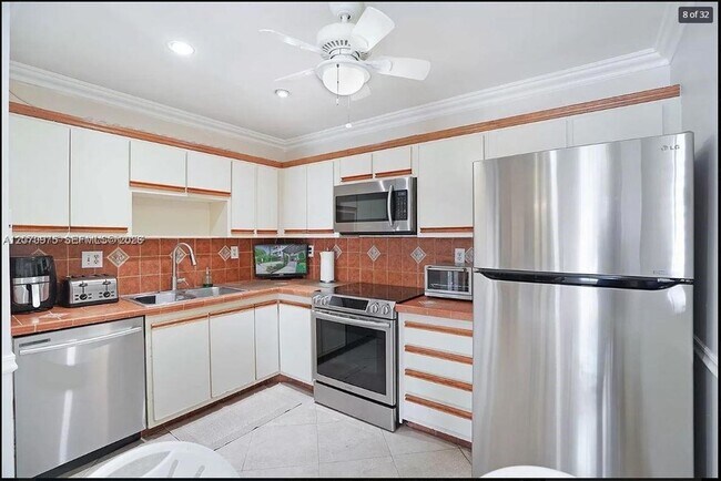 Building Photo - 10521 Mahogany Key Cir