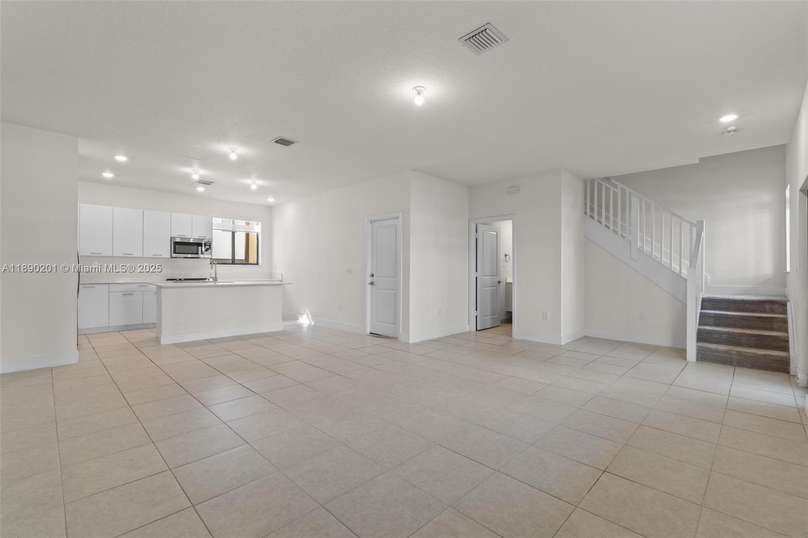 Building Photo - 4612 NW 83rd Pky