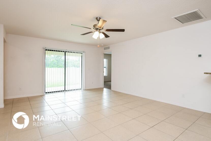 Building Photo - 1495 Swan Lake Cir