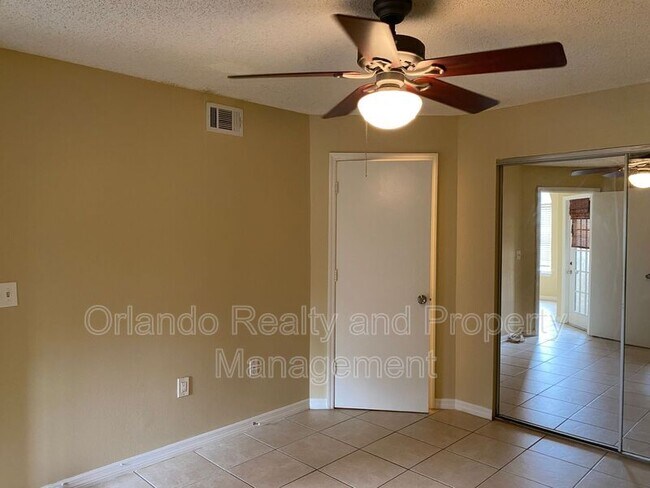 Building Photo - 405 Fountainhead Cir
