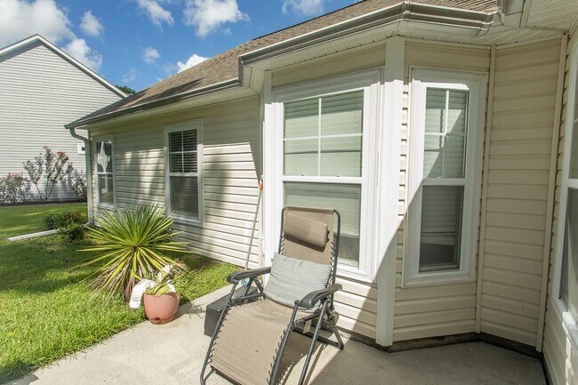 Building Photo - 384 Esher Ct