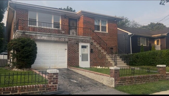 Primary Photo - 9 Breglia St