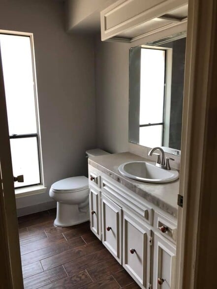 Primary Photo - 133 Blanco St