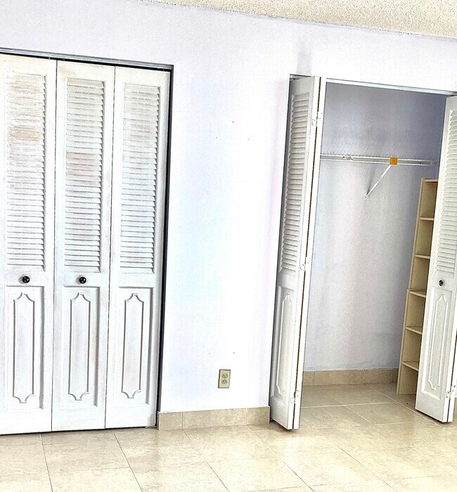 Building Photo - 321 SE 3rd St