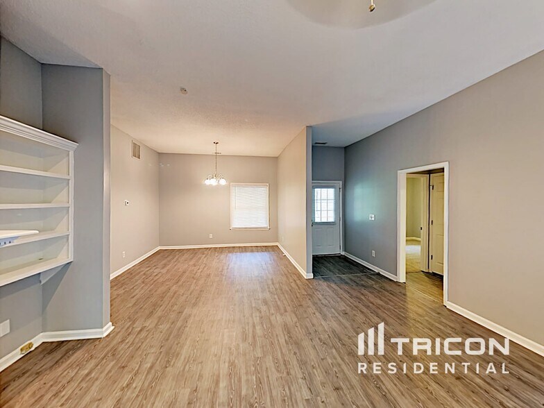 Building Photo - 105 Peach Pointe Dr