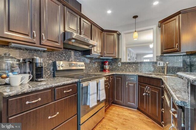 Building Photo - 3956 Valley Ridge Dr