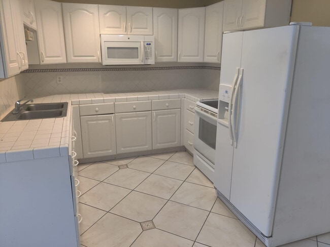 Building Photo - 6251 SW 41st St