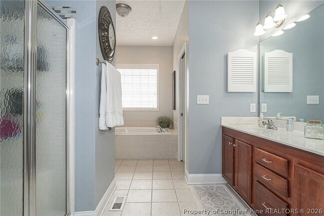 Building Photo - 3021 Bankhead Dr
