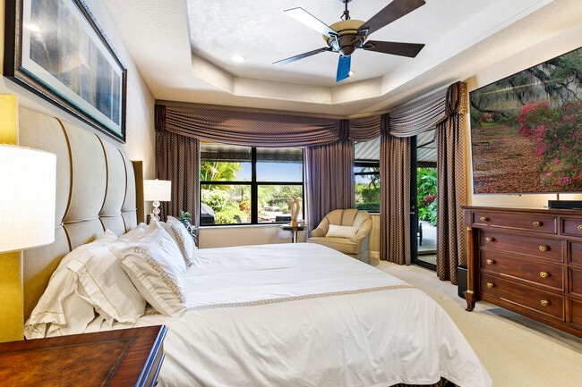 Building Photo - 6700 Fox Hollow Dr