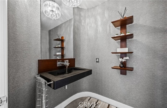 Building Photo - 4 Chandon