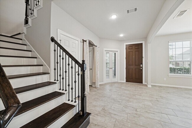 Building Photo - 24918 Meadowthorn Crest Ln