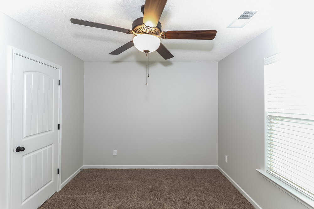 Building Photo - 9450 Darren Cir S