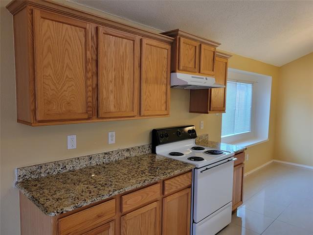 Building Photo - 9220 Nightingale Dr