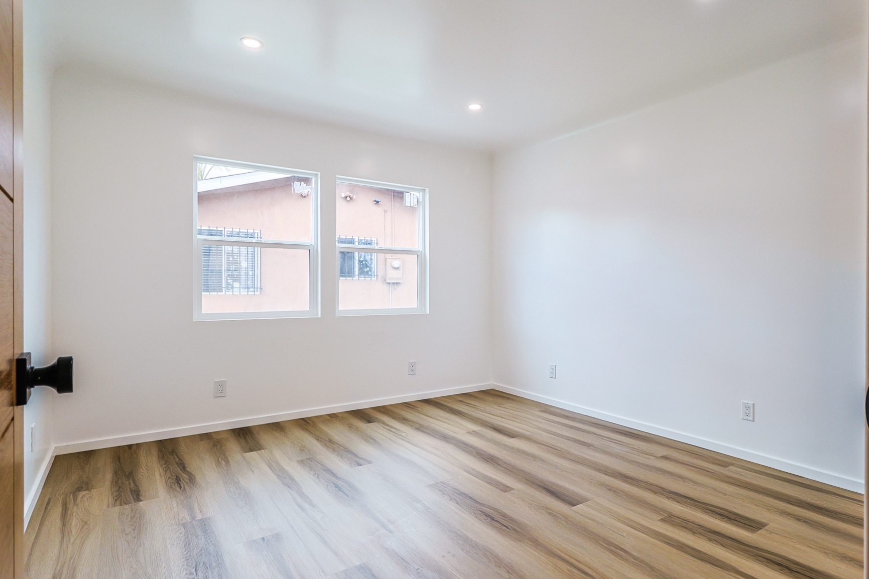 Building Photo - 4521 E 55th St