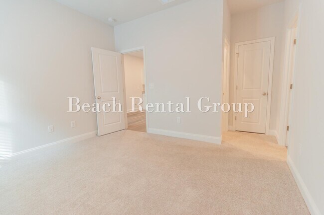 Building Photo - 427 Waterend Dr