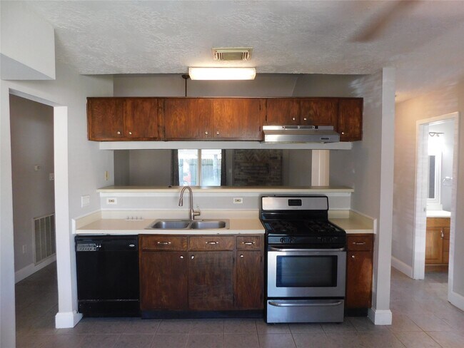 Building Photo - 3014 Windemere Dr