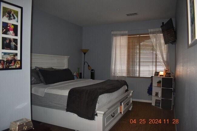 Building Photo - 2 bed / 2 bath Condo  - Deer Creek Condos Southwest Littleton