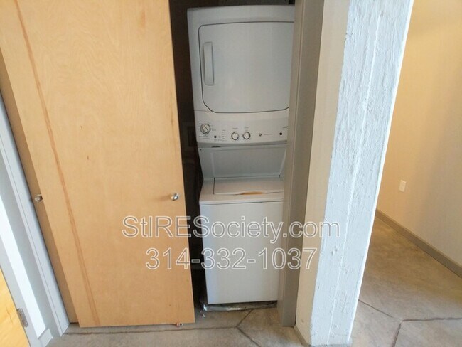 Building Photo - 8125 Michigan Ave