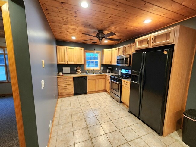 Building Photo - 6039 Morris Lake Rd
