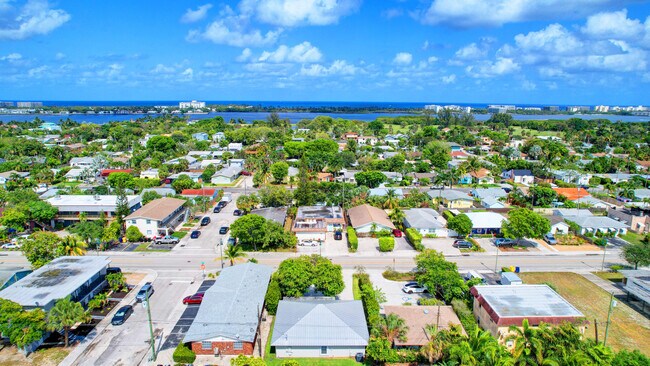 Building Photo - 1425 N Federal Hwy