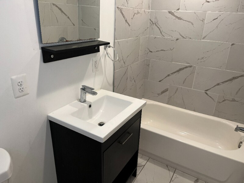 Building Photo - 1003 Clifton Ave