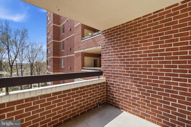 Building Photo - 1276 N Wayne St