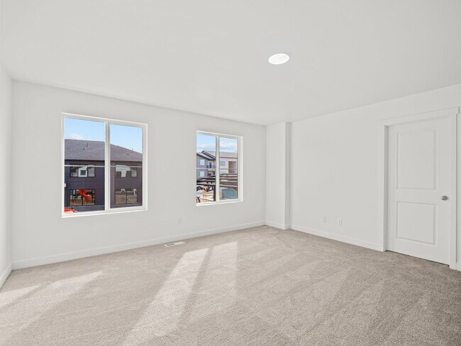 Building Photo - Beautiful 3-bedroom, 2.5-bath townhome