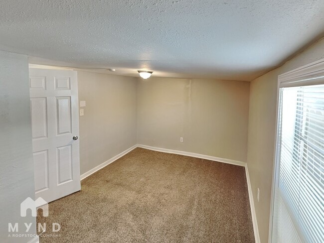 Building Photo - 2519 Goliad St