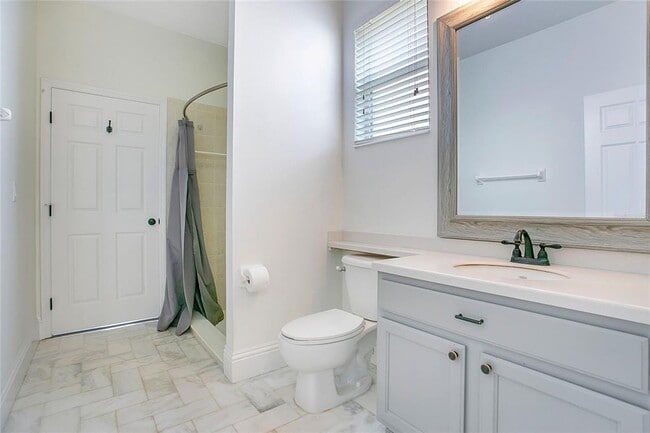 Building Photo - 15049 Spinnaker Cove Ln