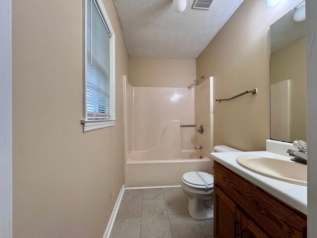 Building Photo - 109 Baby Doe Dr NW