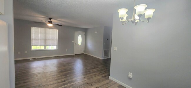 Building Photo - Completed remodeled, unfurnished rental *C...