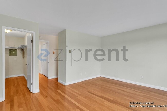 Building Photo - 749 Barnegat Ln