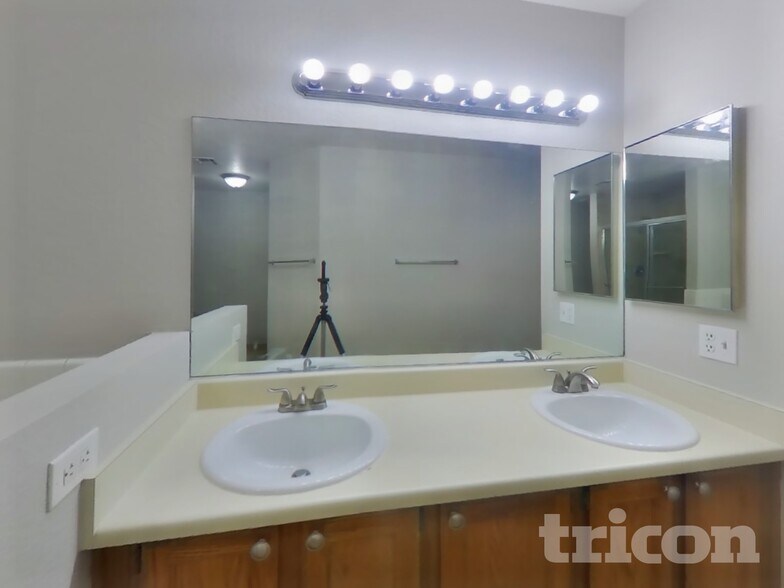 Building Photo - 855 Schooner Dr