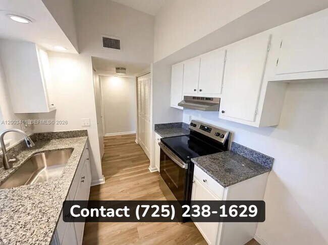 Building Photo - 153 SE Calmoso Dr