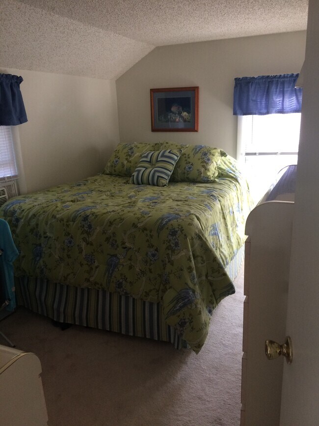 Building Photo - 121 West Ave