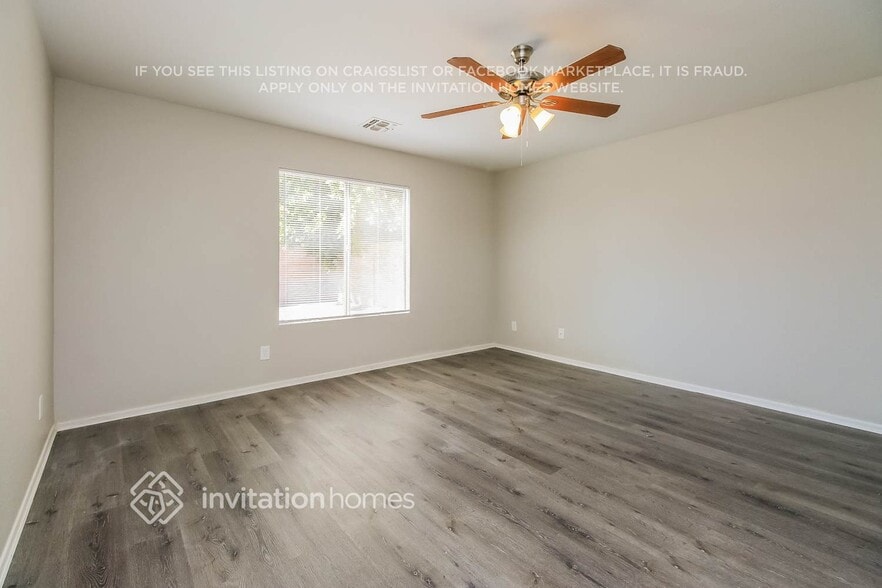 Building Photo - 10933 E Clovis Ave