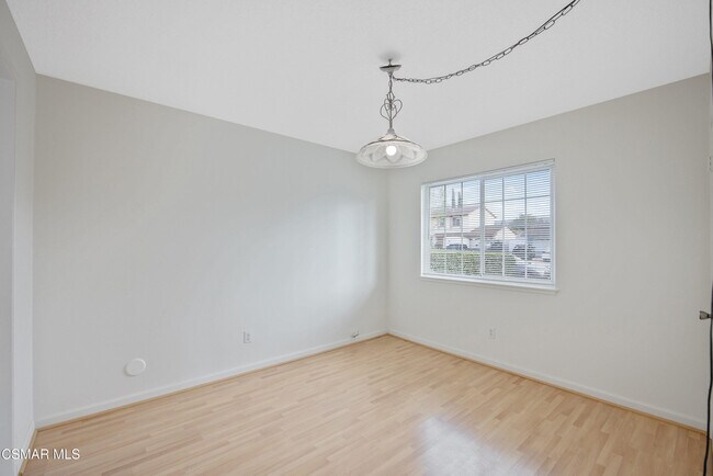 Building Photo - 2087 Rhoda St