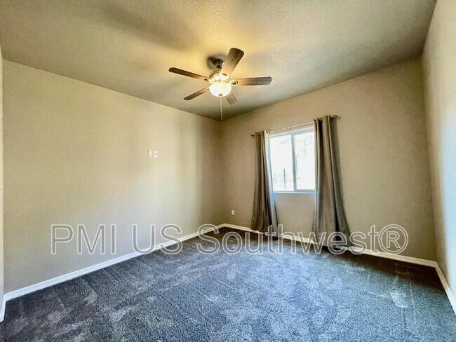 Building Photo - 2259 E Robby