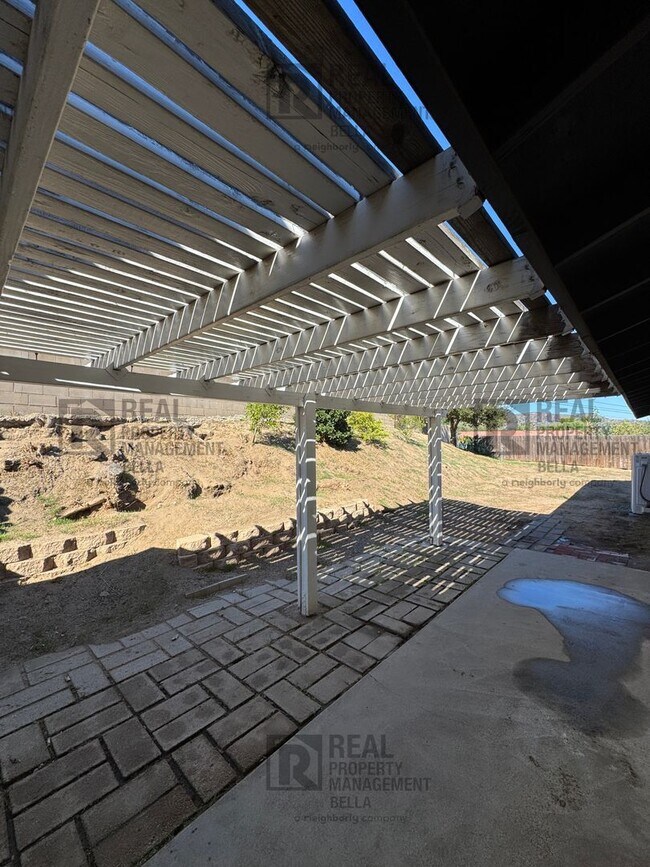 Building Photo - Remodeled Single-Story Corner Lot Home wit...