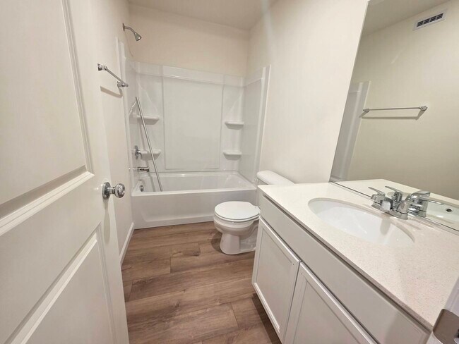 Building Photo - 5915 Hawkweed Dr