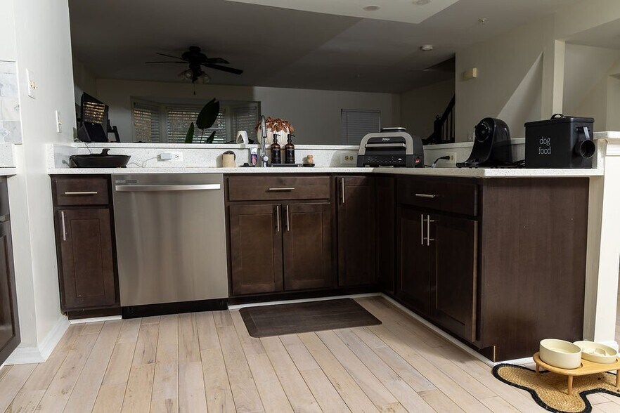 Building Photo - 16015 Elegant Ct