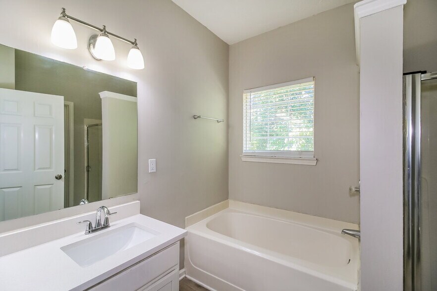 Building Photo - 4227 Wood Cove Dr